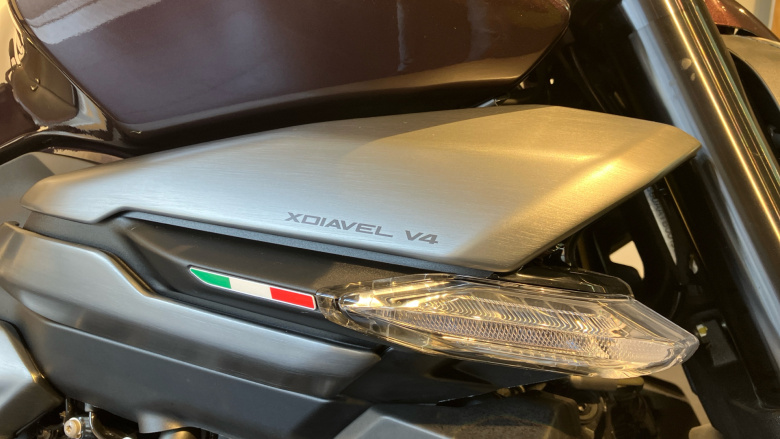 Ducati X Diavel V4 Burning Red (25MY)